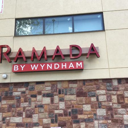 Ramada by Wyndham Bronx Terminal Hotel New York Bagian luar foto
