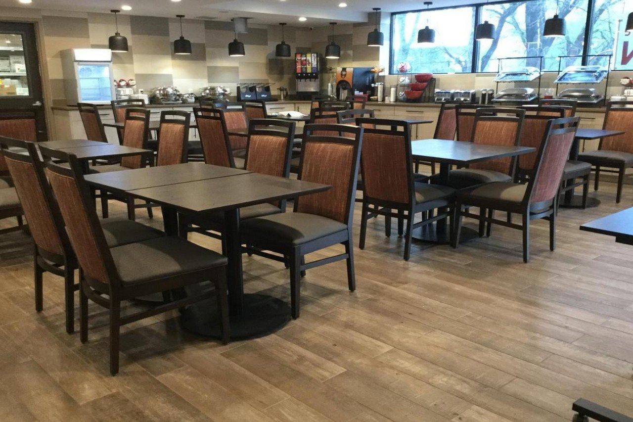Ramada by Wyndham Bronx Terminal Hotel New York Bagian luar foto