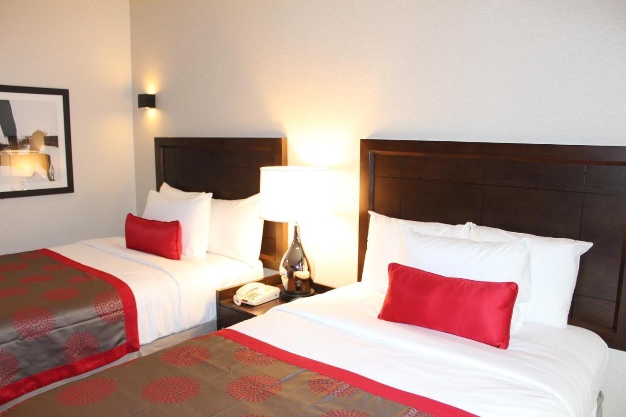 Ramada by Wyndham Bronx Terminal Hotel New York Bagian luar foto