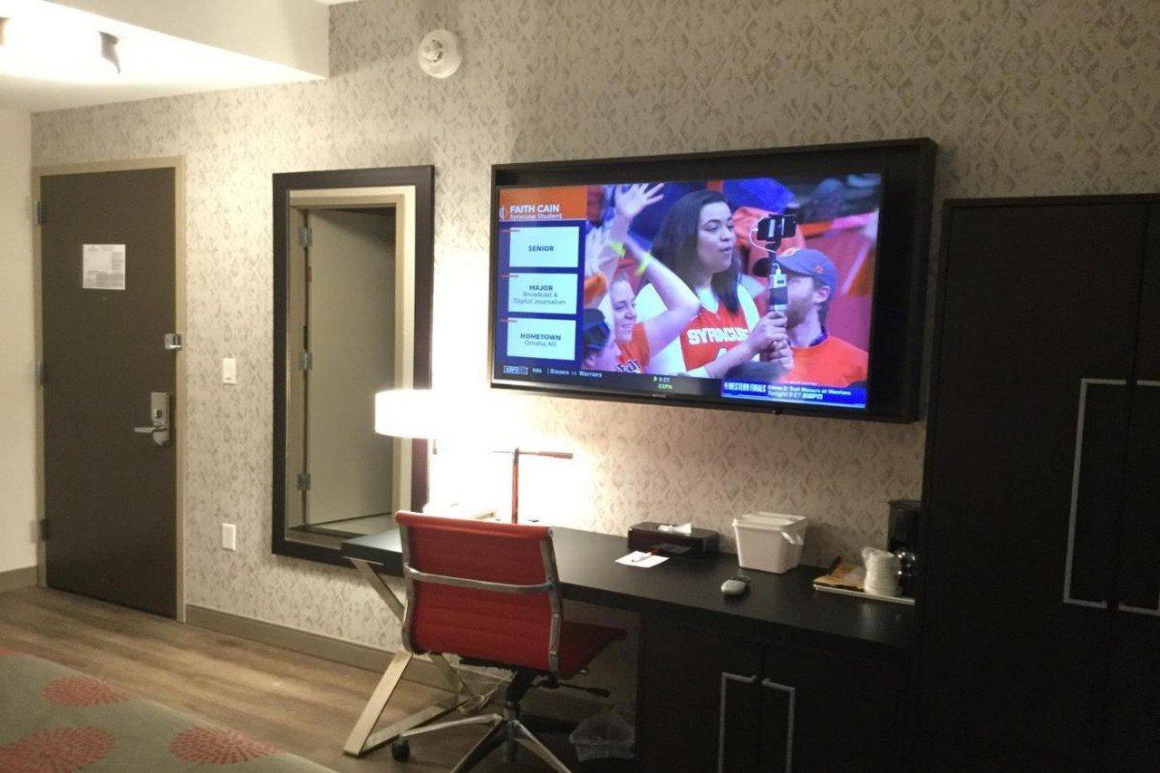 Ramada by Wyndham Bronx Terminal Hotel New York Bagian luar foto