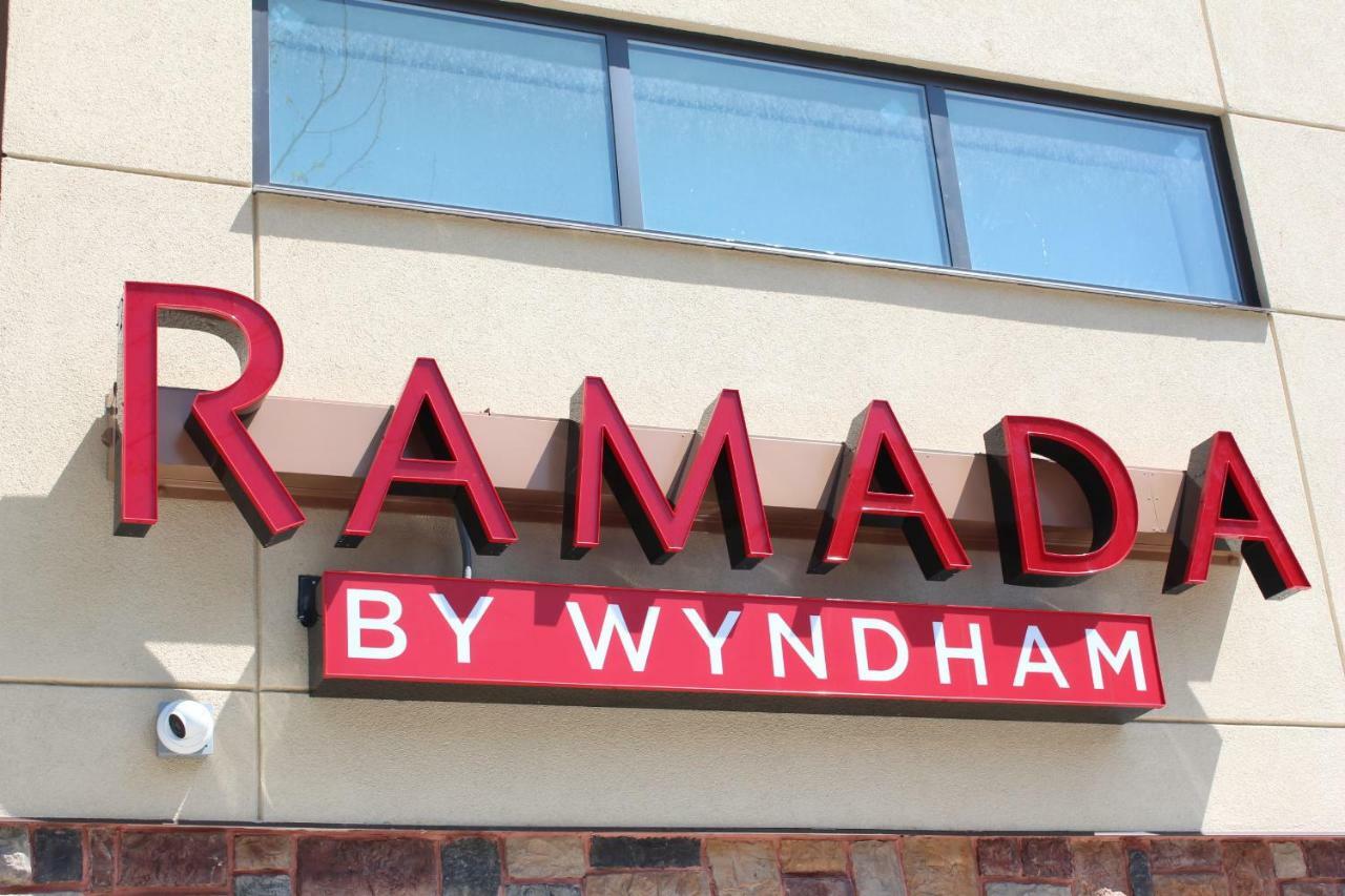 Ramada by Wyndham Bronx Terminal Hotel New York Bagian luar foto