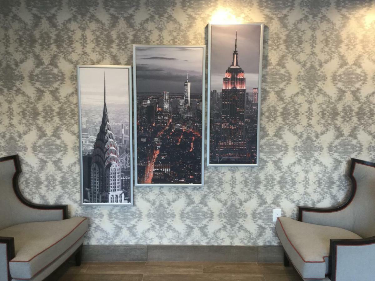 Ramada by Wyndham Bronx Terminal Hotel New York Bagian luar foto