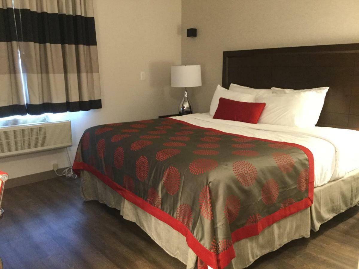 Ramada by Wyndham Bronx Terminal Hotel New York Bagian luar foto